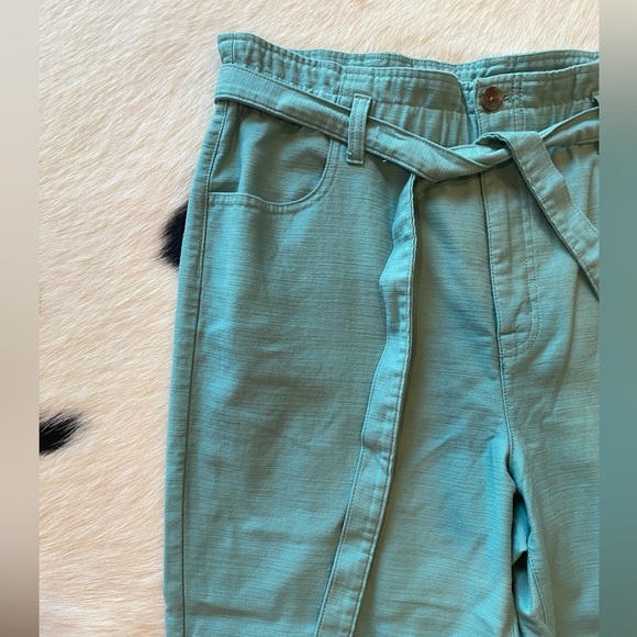 J.Crew Women's Green Cropped Ankle Pants with a Tie-Waist. - Picture 4 of 12